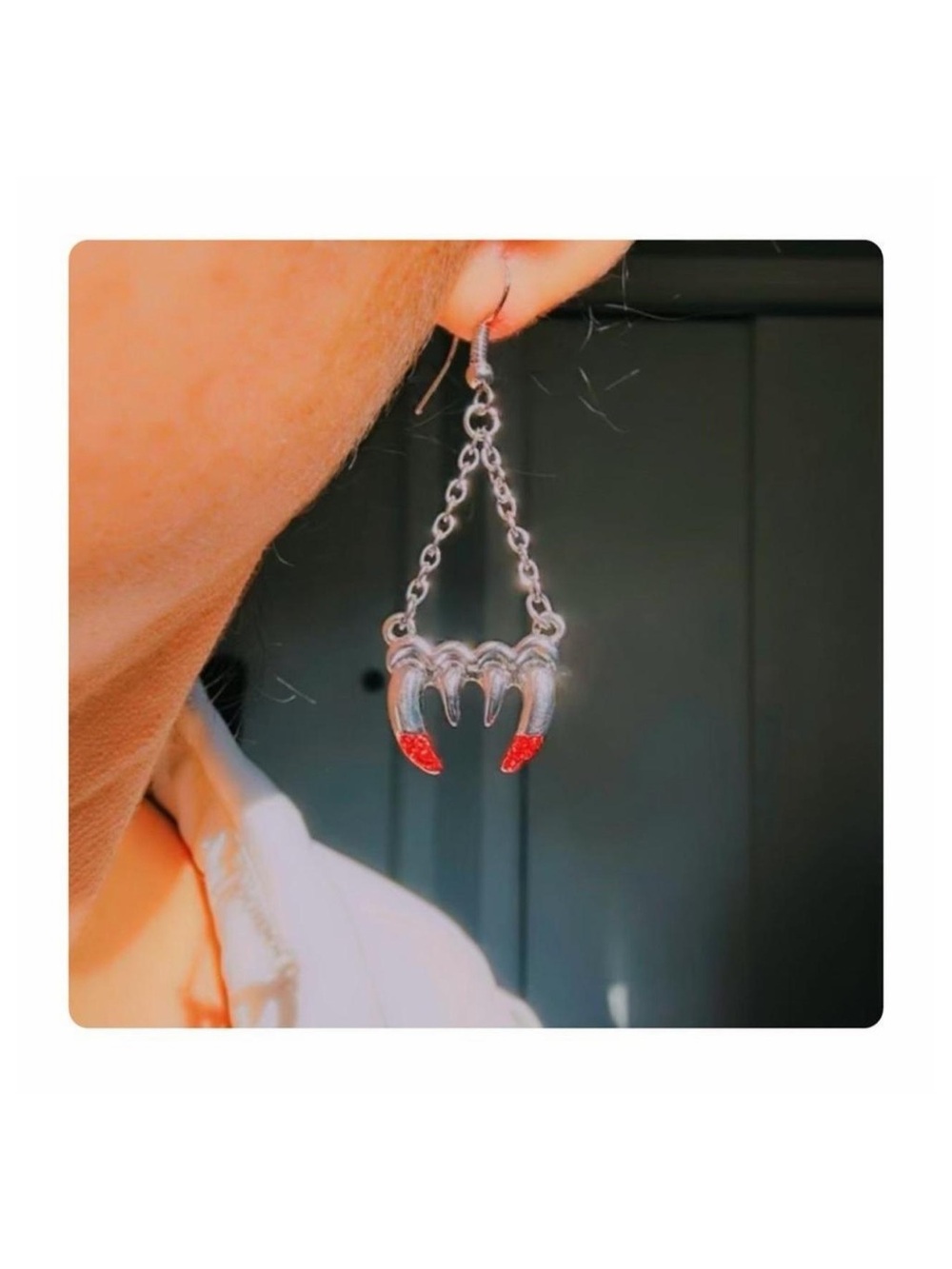 ★ Vintage Y2K Vampire Fashion Forward Fangs Dangling Earrings Silver/Red ★